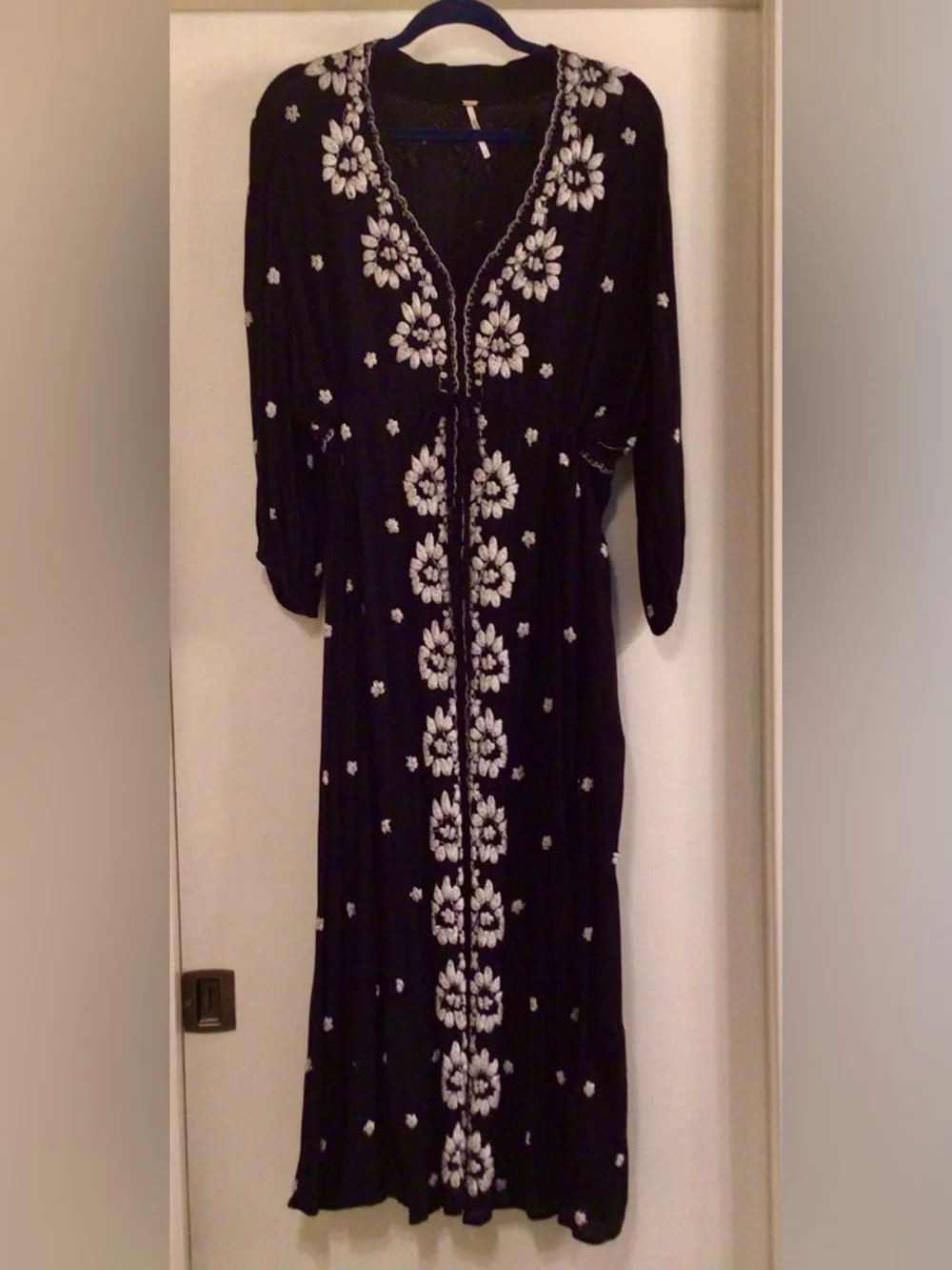 Free People /Fable Embroidered Midi Dress Size Large- NWOT - Picture 7 of 16